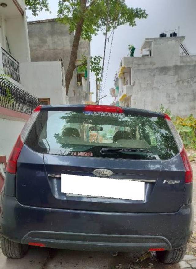 https://images10.gaadi.com/usedcar_image/4595725/original/processed_b6492aa9-5ff1-4eb2-b8bd-0f6836c9d66d.jpg?imwidth=6402