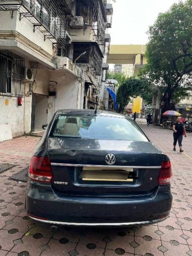 https://images10.gaadi.com/usedcar_image/4595728/original/processed_38abadea-de4c-498f-a29b-58201d4c7211.jpeg?imwidth=6402