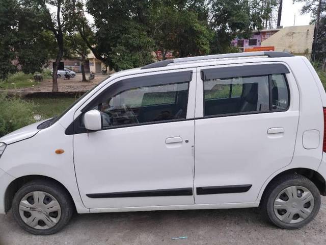 https://images10.gaadi.com/usedcar_image/4595741/original/processed_d98a871c-1113-4b98-8745-17335c2d7a2f.jpg?imwidth=6402