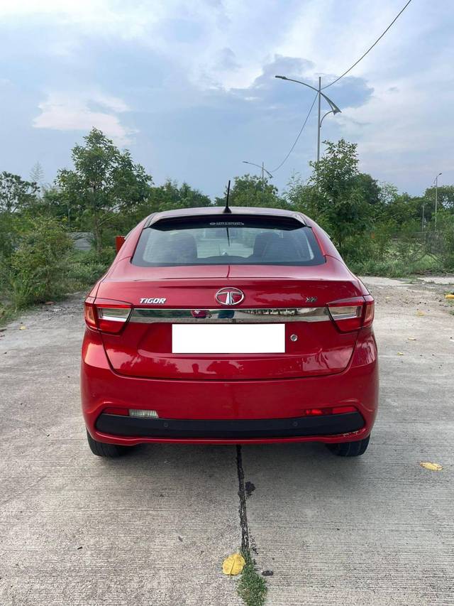 https://images10.gaadi.com/usedcar_image/4595756/original/processed_8b951fde03a398ed3488fda2caa3e28d.jpg?imwidth=6402
