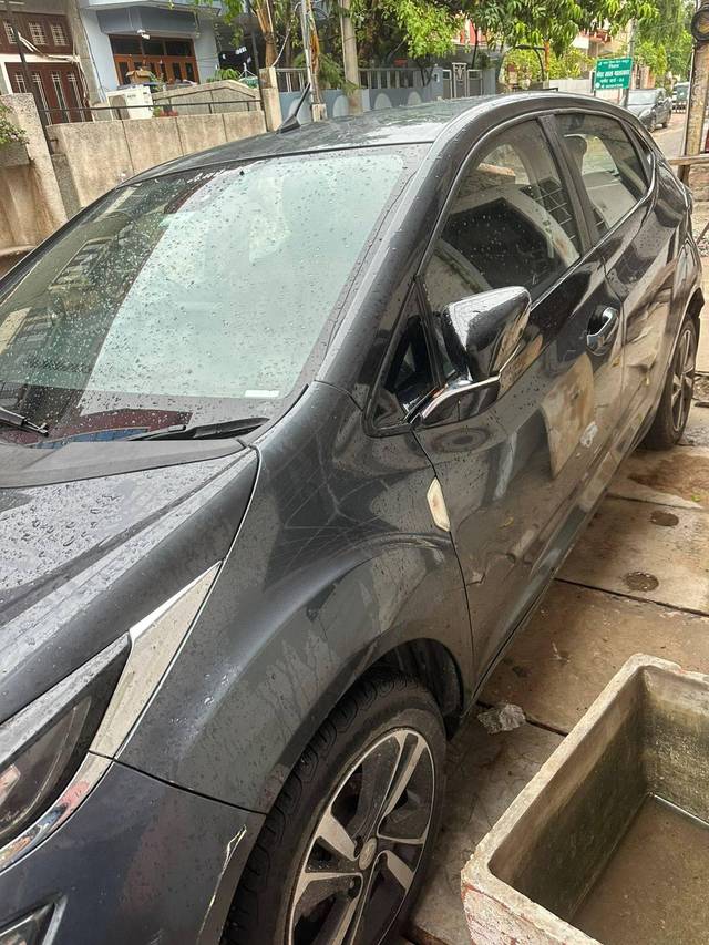 https://images10.gaadi.com/usedcar_image/4595798/original/processed_03f6f1f1-c9a3-488a-a608-eb4e40d13949.jpg?imwidth=6401