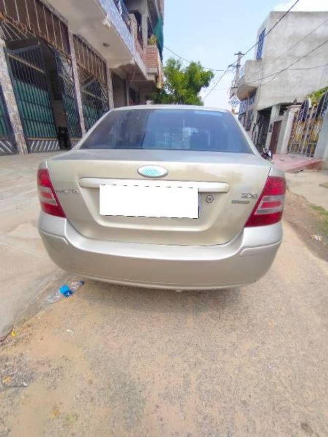 https://images10.gaadi.com/usedcar_image/4595821/original/processed_42e1be69-f89f-46a1-8e5e-c4bf12e81d0a.jpg?imwidth=6402