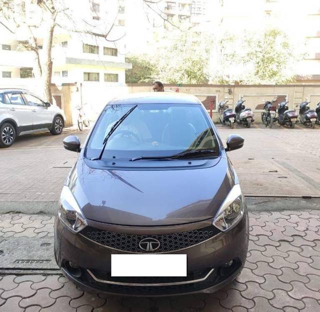 https://images10.gaadi.com/usedcar_image/4595822/original/processed_d7c5b76d-7ca4-4bc9-b575-83851e4c272b.jpg?imwidth=6400