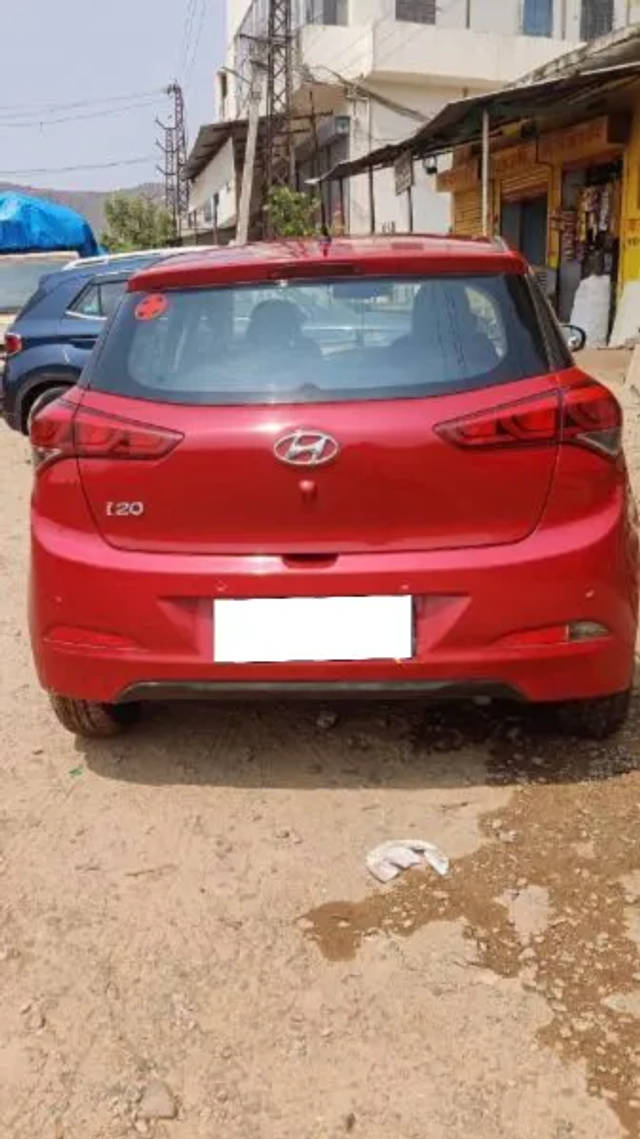 https://images10.gaadi.com/usedcar_image/4595854/original/processed_96234eaa-0759-43f8-8228-5f14abadb903.webp?imwidth=6401