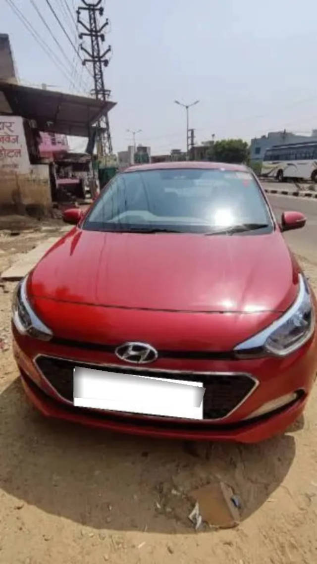 https://images10.gaadi.com/usedcar_image/4595854/original/processed_processed_1f3d1706-2817-4066-966c-1e3fbb0f9505.webp?imwidth=6400