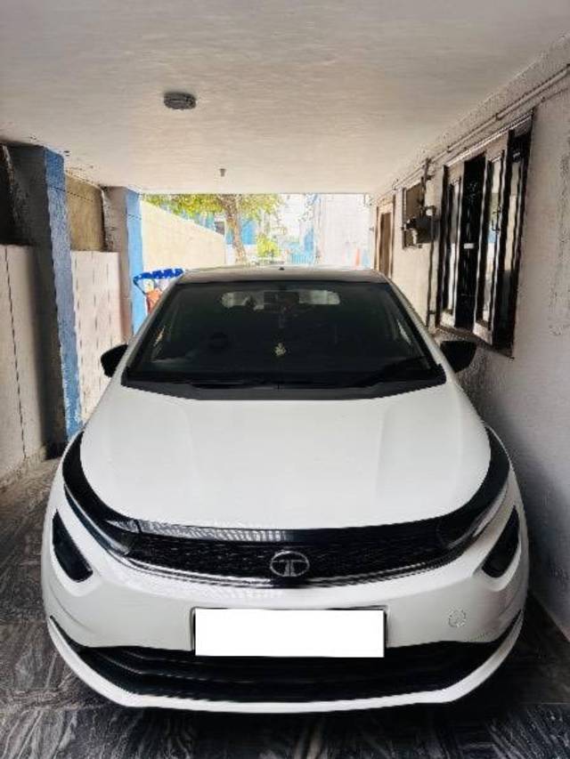 https://images10.gaadi.com/usedcar_image/4595865/original/processed_d03af809-48e0-4364-aca9-7cf68545528f.jpeg?imwidth=6400