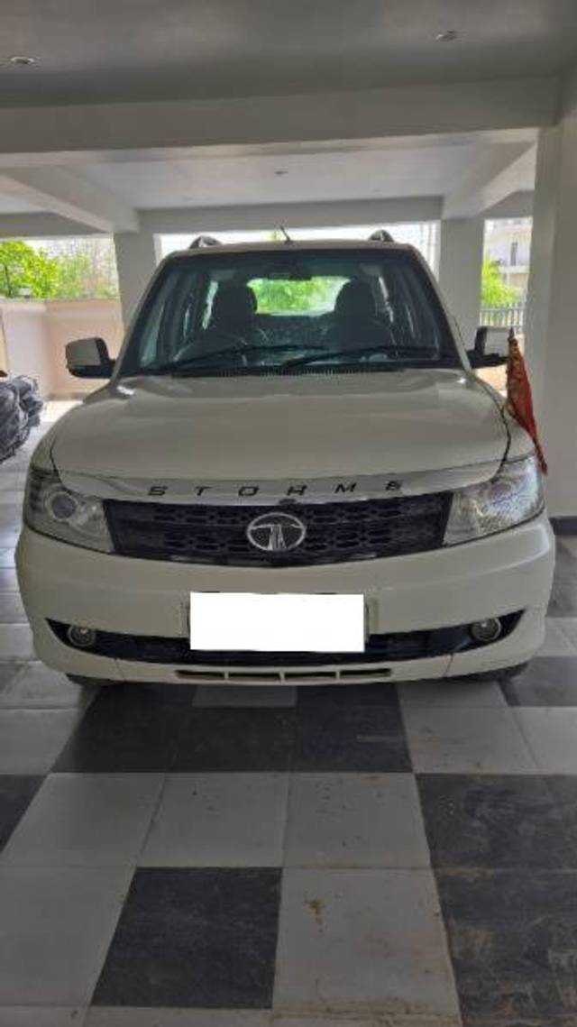 https://images10.gaadi.com/usedcar_image/4595930/original/processed_3a0fc89e-0c9e-4990-a4d5-a5c3af4d45d8.jpeg?imwidth=6400