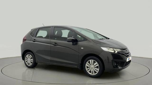 https://images10.gaadi.com/usedcar_image/4595944/original/cf64edc39d53feeb1547bb56a0a4a1ee.jpg?imwidth=6400