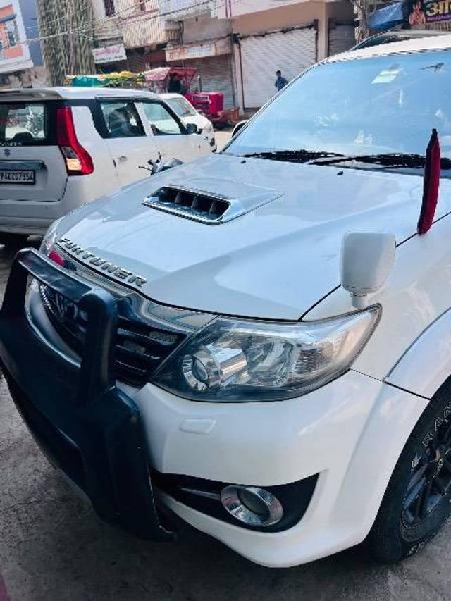 https://images10.gaadi.com/usedcar_image/4595988/original/processed_7b5f69b5-96dd-4118-8c90-c165df04cf3f.jpeg?imwidth=6400