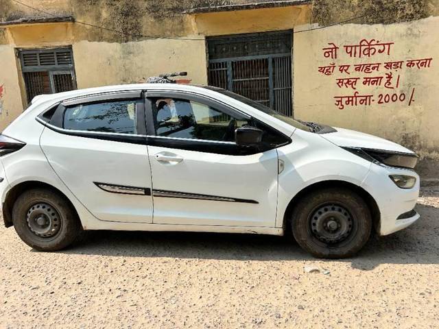 https://images10.gaadi.com/usedcar_image/4596012/original/processed_26bffc2f-c88a-422b-8646-d940713437f2.jpg?imwidth=6400