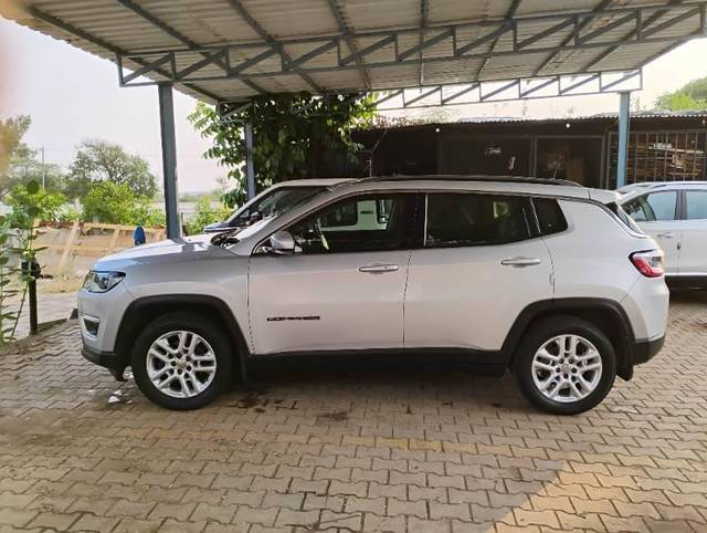 https://images10.gaadi.com/usedcar_image/4596062/original/processed_c5c7199d-b36d-40a5-afc1-e4a76ea85d9f.jpg?imwidth=6402