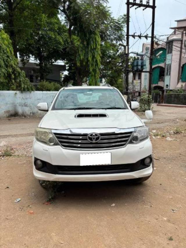 https://images10.gaadi.com/usedcar_image/4596065/original/processed_062991ef-ed84-426e-b330-260c3ec3f00e.jpg?imwidth=6400