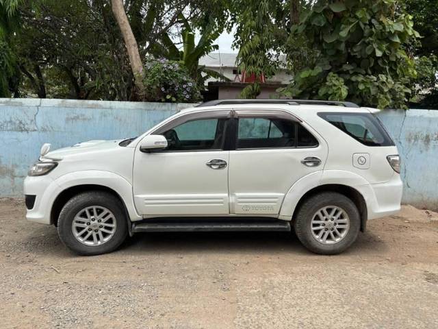 https://images10.gaadi.com/usedcar_image/4596065/original/processed_f1310262-bf1a-47b2-a983-370f49a604c8.jpg?imwidth=6401
