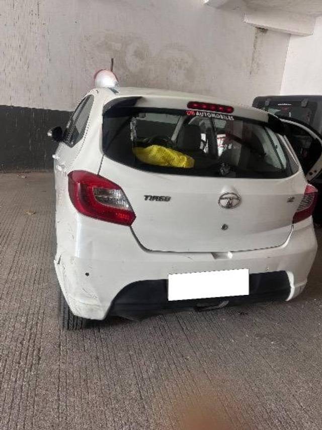 https://images10.gaadi.com/usedcar_image/4596105/original/processed_1f13fcc0-2bbb-43f0-b738-379b04b71e6a.jpeg?imwidth=6400