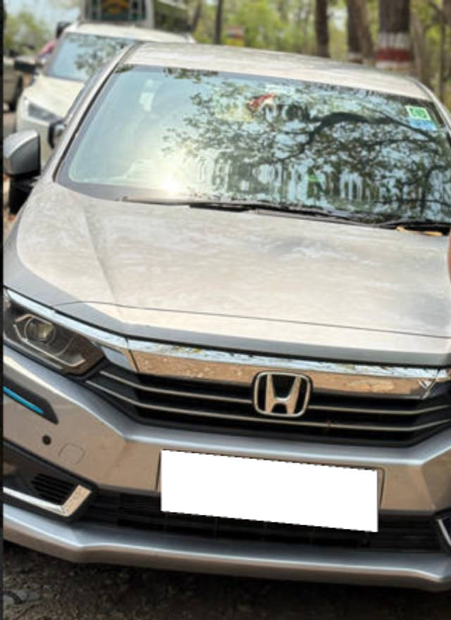 https://images10.gaadi.com/usedcar_image/4596126/original/processed_9735e8ba-8b32-40c4-85a4-15449e5837b9.png?imwidth=6400