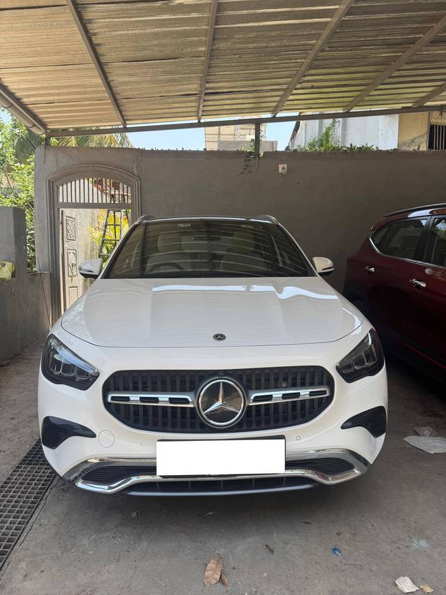 https://images10.gaadi.com/usedcar_image/4596128/original/processed_cf249db1-4d6e-4ffc-8cb0-5e0e5f42cffd.jpg?imwidth=6400