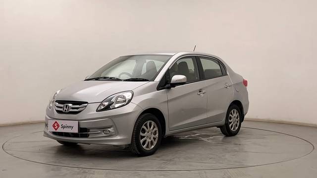 https://images10.gaadi.com/usedcar_image/4596138/original/c8624fca860839b2b0c6c285bcc121ba.JPG?imwidth=6400