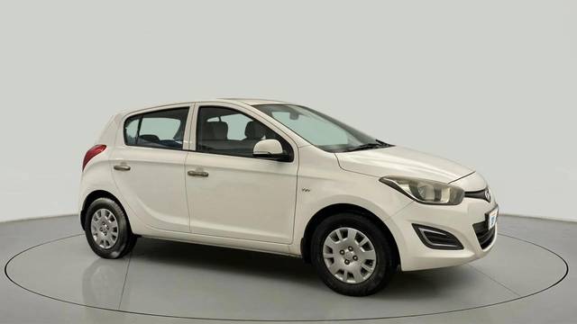https://images10.gaadi.com/usedcar_image/4596201/original/7715f1cdc59461eded00743a68d8bdb9.jpg?imwidth=6400