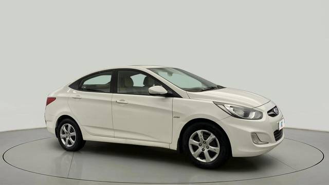 https://images10.gaadi.com/usedcar_image/4596203/original/c616810dcc7c39ad6251549082cd3e55.jpg?imwidth=6400