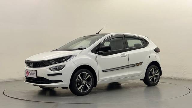 https://images10.gaadi.com/usedcar_image/4596226/original/4db44880fad0f5b77f060e557a112240.JPG?imwidth=6400