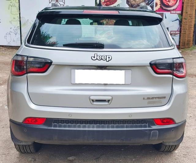 https://images10.gaadi.com/usedcar_image/4596272/original/processed_0705a7a157e65ce714dc3ff0730063f1.jpeg?imwidth=6402
