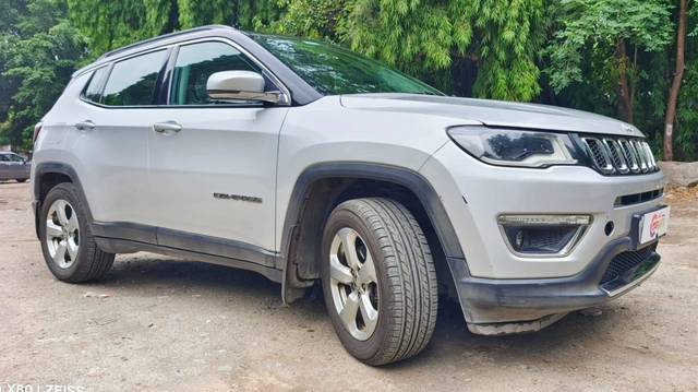 https://images10.gaadi.com/usedcar_image/4596272/original/processed_4221b384989558012a9497a9bfa2608c.jpeg?imwidth=6400
