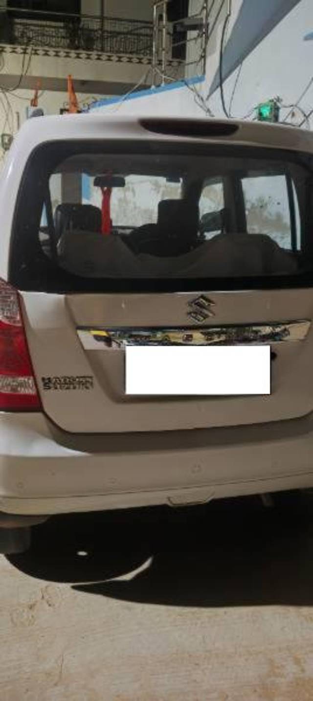 https://images10.gaadi.com/usedcar_image/4596289/original/processed_4d4b6f59-6e6f-40be-830c-92d8f9fcd4c4.jpg?imwidth=6401