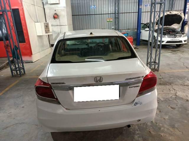 https://images10.gaadi.com/usedcar_image/4596295/original/processed_42cc53f9-2cf7-426f-869f-afd1a47fa490.jpg?imwidth=6401