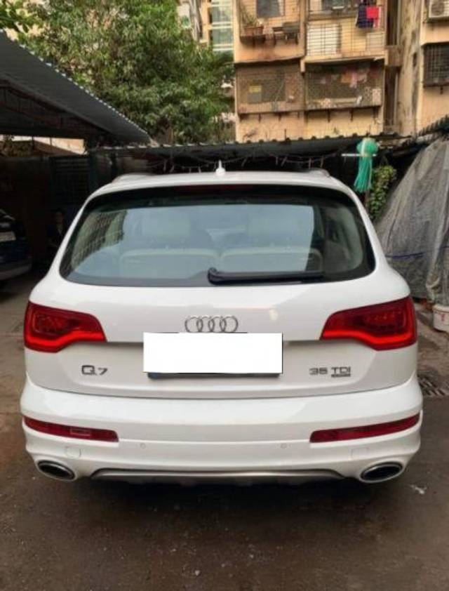 https://images10.gaadi.com/usedcar_image/4596311/original/processed_b1f215cc-1451-4706-9b76-0cb1da43931a.jpg?imwidth=6401