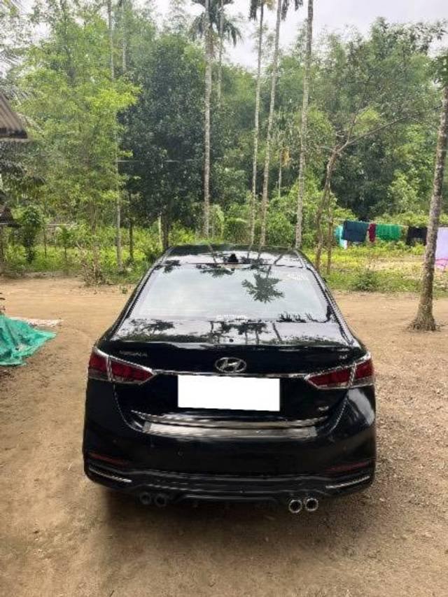 https://images10.gaadi.com/usedcar_image/4596321/original/processed_fbfbd613-d170-41d7-8e65-d82646ba29d6.jpeg?imwidth=6402