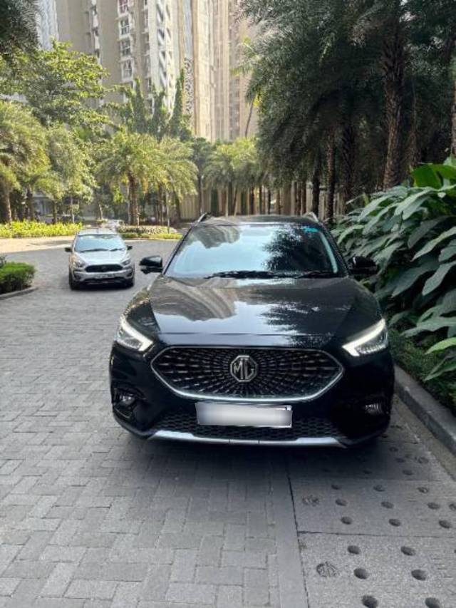 https://images10.gaadi.com/usedcar_image/4596335/original/processed_44e2f8ee-d47b-47d1-ad9a-9911ccf06f42.jpg?imwidth=6400