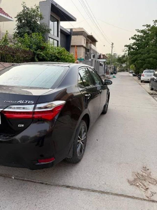 https://images10.gaadi.com/usedcar_image/4596348/original/processed_c8ed139b-fade-4a84-8234-f3f40f0a13d2.jpeg?imwidth=6401