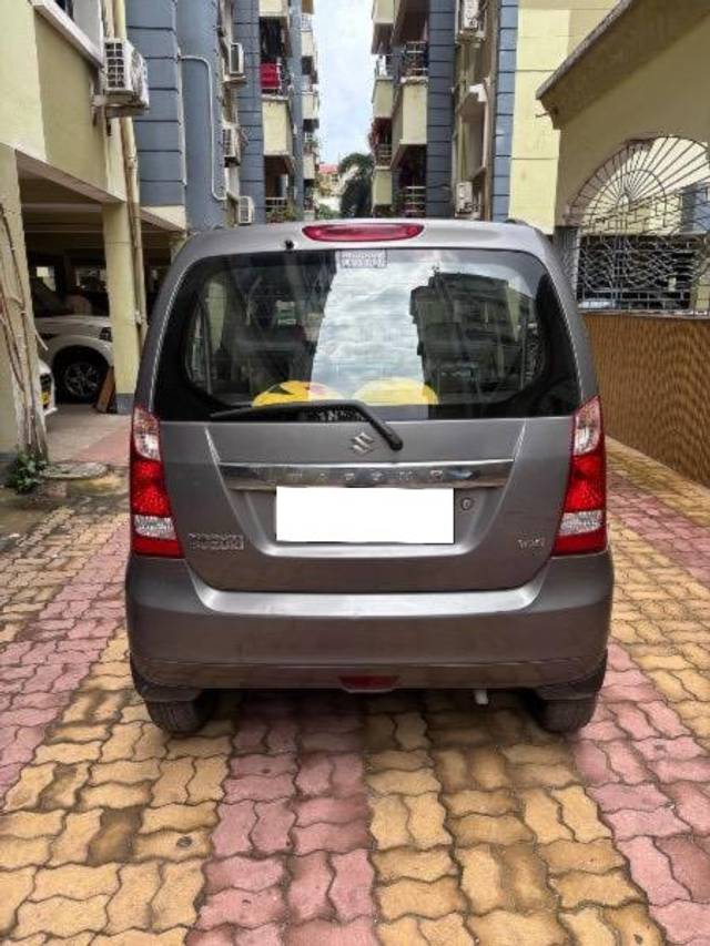 https://images10.gaadi.com/usedcar_image/4596351/original/processed_efa9131a-4846-4d6a-894c-e1196565dd1d.jpeg?imwidth=6401