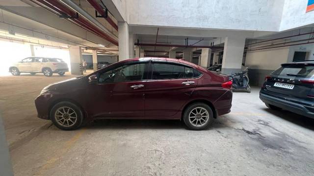 https://images10.gaadi.com/usedcar_image/4596361/original/processed_af6dcbea-1f75-41b2-861f-49e764c6ecda.jpeg?imwidth=6402