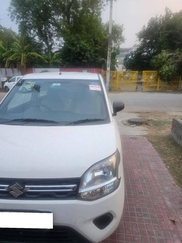 https://images10.gaadi.com/usedcar_image/4596390/original/processed_7a72822d-c662-4ccf-bc9b-9ab2dc6e7310.jpg?imwidth=6402