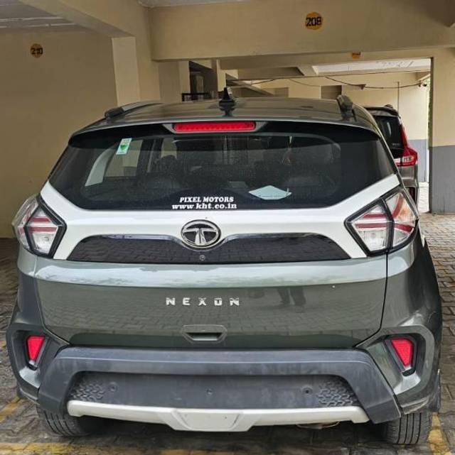 https://images10.gaadi.com/usedcar_image/4596406/original/processed_4bb9e688-882c-4b6c-844d-b9a62c0838c5.jpg?imwidth=6401