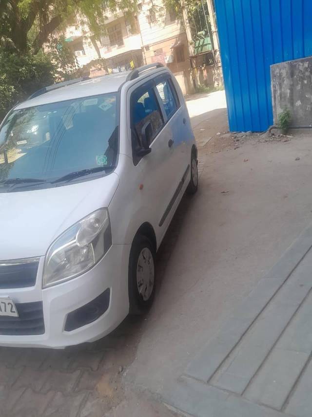 https://images10.gaadi.com/usedcar_image/4596407/original/processed_aa602e5bcacfa2079e9427fe4d0ea0c1.jpg?imwidth=6400