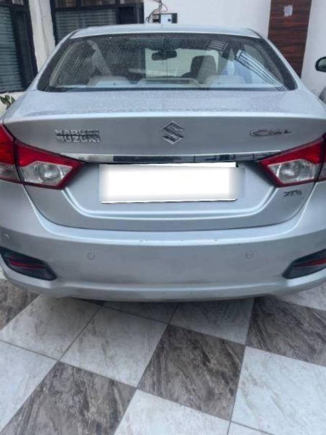https://images10.gaadi.com/usedcar_image/4596415/original/processed_processed_57be46ab-a9d4-4b4c-9feb-df2bb9687102.jpeg?imwidth=6402