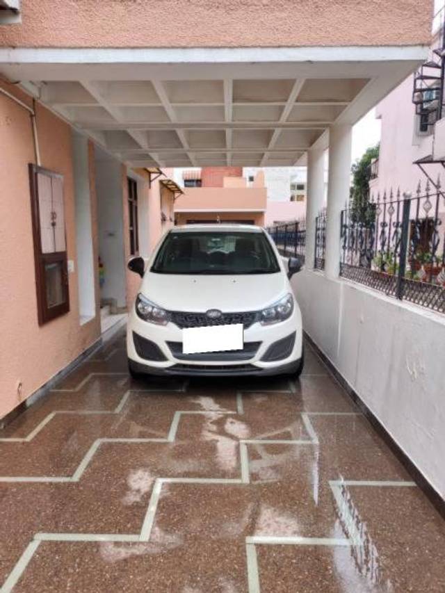 https://images10.gaadi.com/usedcar_image/4596435/original/processed_11c8c687-f28a-403f-bd0c-a748943e2fdd.jpg?imwidth=6400