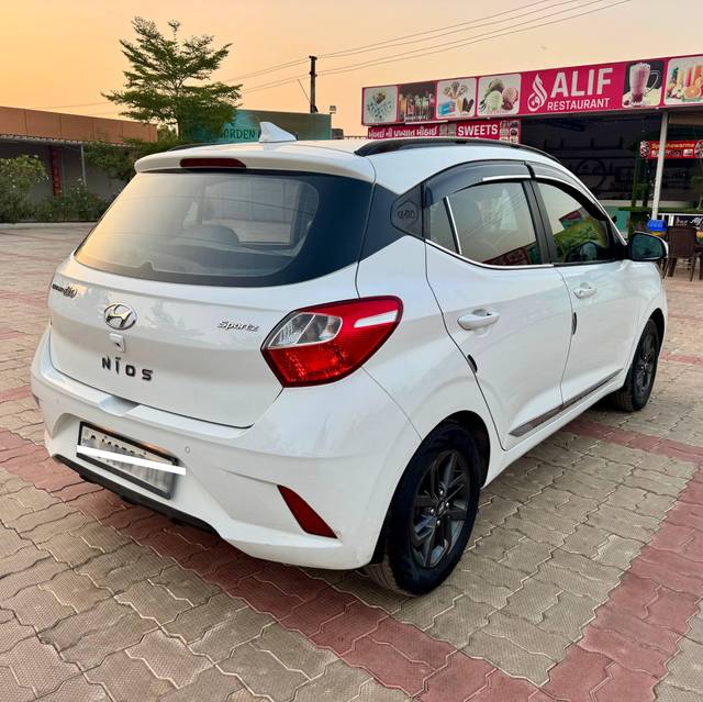 https://images10.gaadi.com/usedcar_image/4596436/original/processed_0460444e-7f28-4b15-a318-4fe1bd14526b.jpg?imwidth=6402