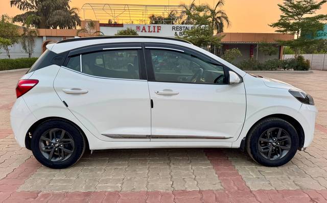https://images10.gaadi.com/usedcar_image/4596436/original/processed_bf7e8879-0ba5-4c69-8ad5-49f2724cbedc.jpg?imwidth=6401
