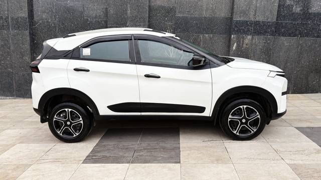 https://images10.gaadi.com/usedcar_image/4596440/original/32054d35d40e1a52892b92d576cf49e1.jpg?imwidth=6401
