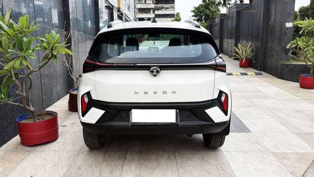 https://images10.gaadi.com/usedcar_image/4596440/original/processed_3d3b71e162ce8940adf96880aa04563b.jpg?imwidth=6402