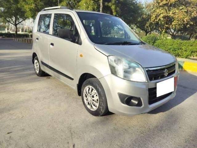 https://images10.gaadi.com/usedcar_image/4596441/original/2db9585b3944bf381bc4c1581538e85f.jpg?imwidth=6400