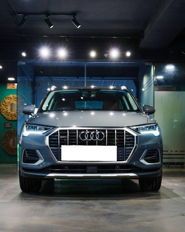 https://images10.gaadi.com/usedcar_image/4596442/original/processed_33f76a819d8a9615186b7dbf56e98fe3.jpg?imwidth=6400
