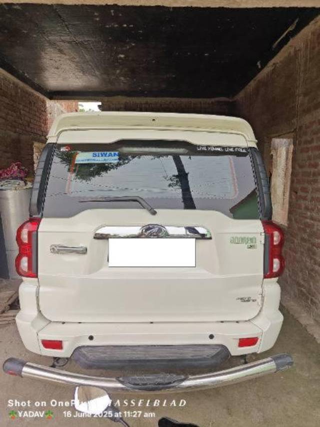 https://images10.gaadi.com/usedcar_image/4596449/original/processed_9f995e9f-8c24-49c0-991f-80e6e292b737.jpg?imwidth=6402