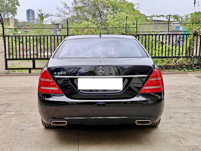 https://images10.gaadi.com/usedcar_image/4596450/original/processed_4e3e75ef-7446-4595-8d71-f48a3479a47d.jpg?imwidth=6402