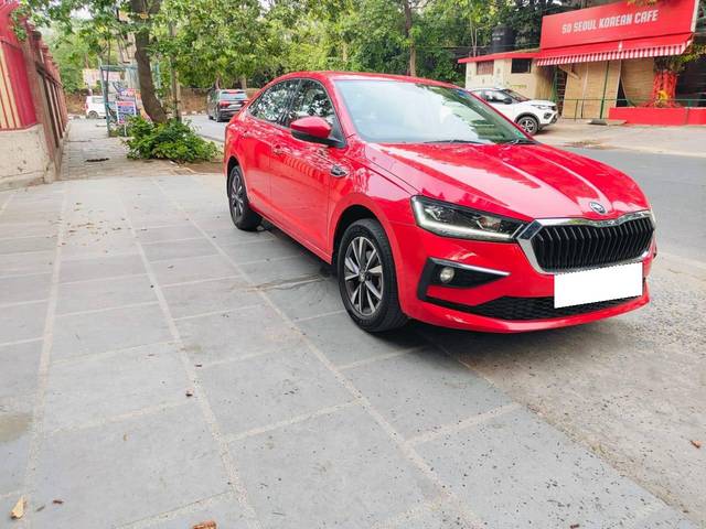 https://images10.gaadi.com/usedcar_image/4596476/original/processed_ec9a9b9d4cfb1f632f33de26fa8bbc12.jpg?imwidth=6401