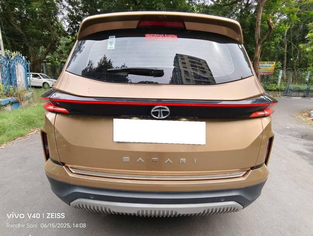 https://images10.gaadi.com/usedcar_image/4596478/original/processed_59d4e27f515412832f9dc510e4431fbc.jpg?imwidth=6401