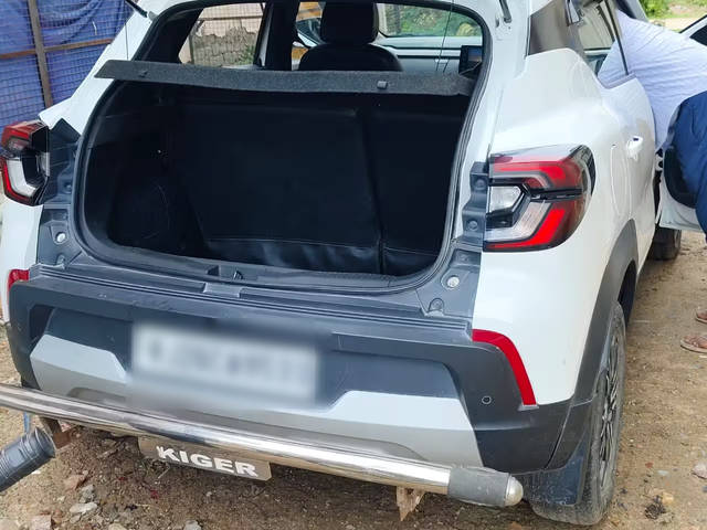 https://images10.gaadi.com/usedcar_image/4596486/original/b459c89b-8ada-42cd-978a-9c38984b09b7.png?imwidth=6401